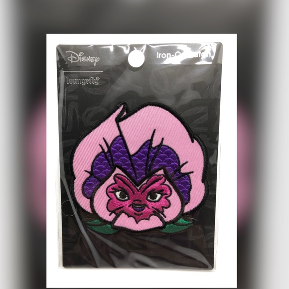 Loungefly Alice in wonderland patch, purple pansies - Picture 1 of 2